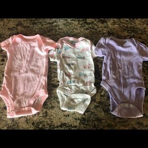 3 newborn onesies